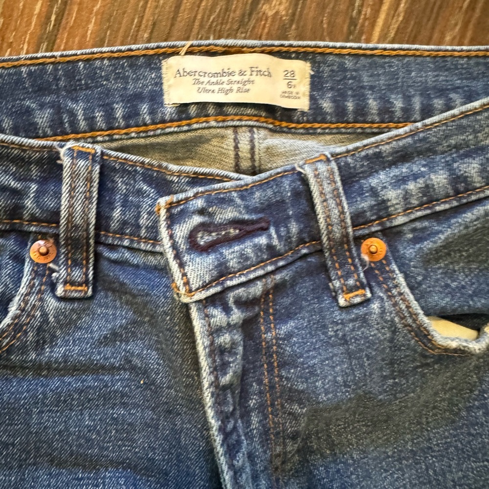 Abercrombie & Fitch Ultra High Rise Blue Jeans